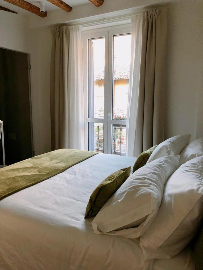 Foscolo 9 Room - Breakfast Комо Екстериор снимка